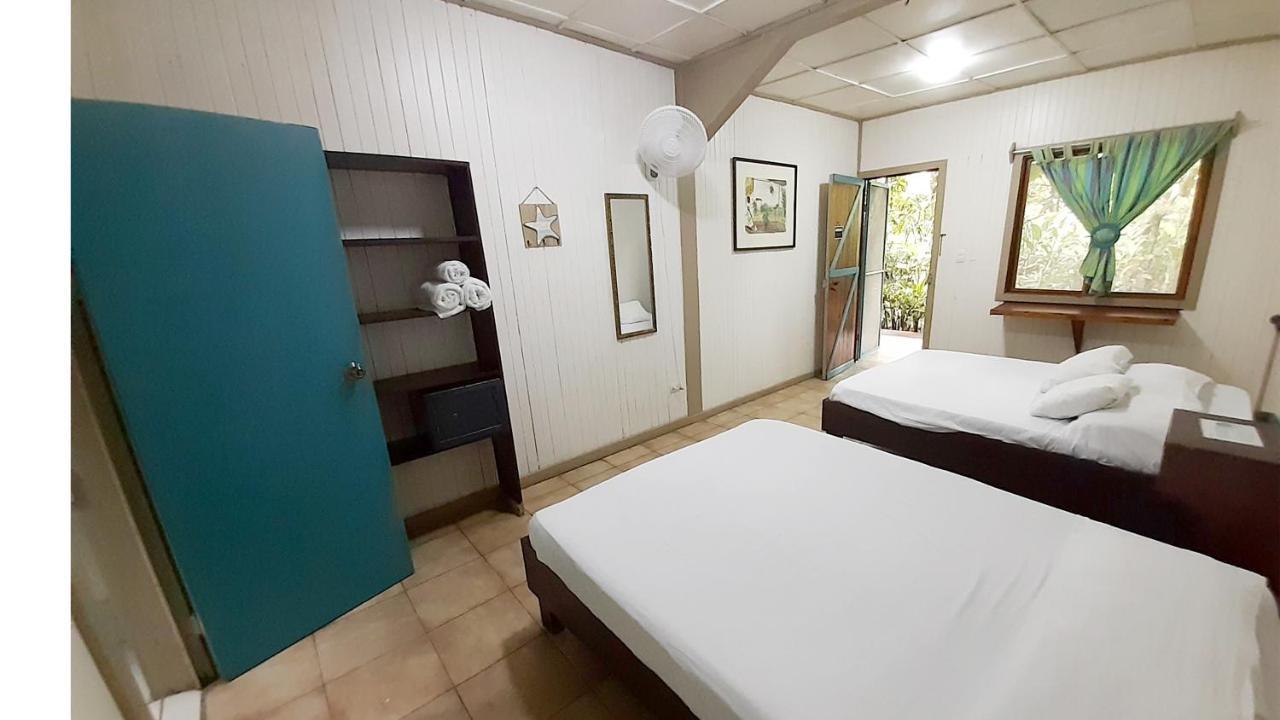 Lapalapa Beachfront Hotel Puerto Viejo de Talamanca Dış mekan fotoğraf